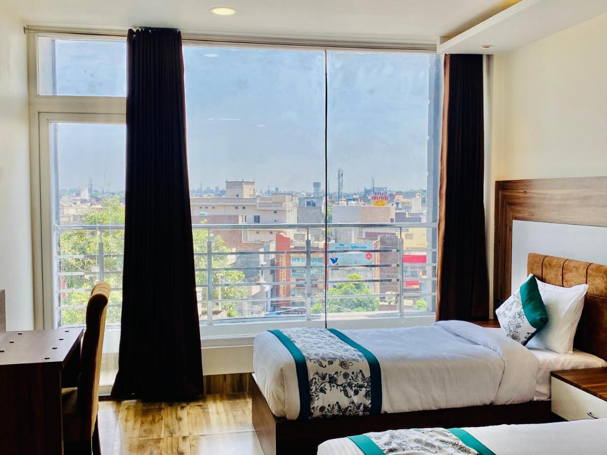 Hotel White Αμριτσάρ Εξωτερικό φωτογραφία